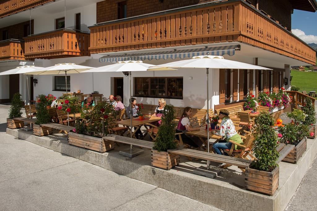 Gasthaus & Pension Alphorn เลคอัมอาร์ลแบร์ก ภายนอก รูปภาพ
